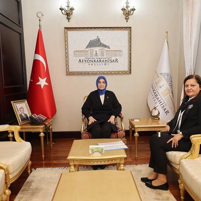 Afyonkarahisar Belediye Başkanı Burcu Köksal, Vali Kübra Yiğitbaşı'nı Ziyaret Etti