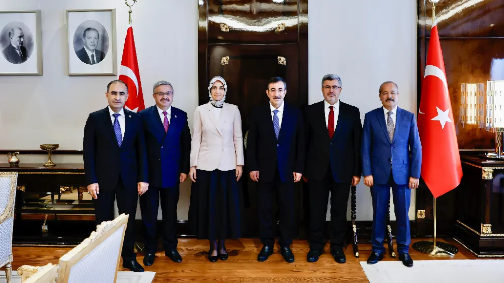 Afyonkarahisar Heyetinden Cumhurbaşkanı Yardımcısı Cevdet Yılmaz'a Ziyaret