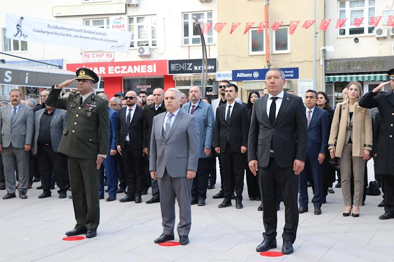 Dinar'da 10 Kasım Coşkusu: Atatürk'e Özlemle Anıldı