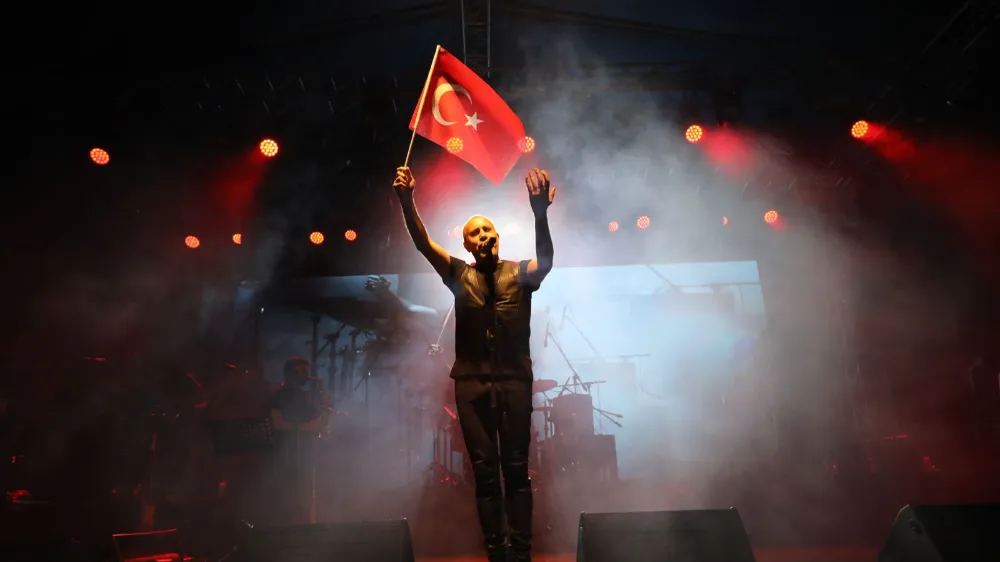 Haluk Levent, Afyonkarahisar'da 23 Nisan Coşkusunu Zirveye Taşıdı!