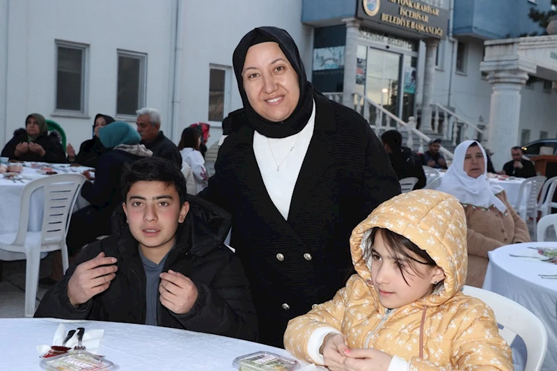 İşkecer'de Birlik ve Beraberlik İftarı: Belediye Personeli Bir Araya Geldi