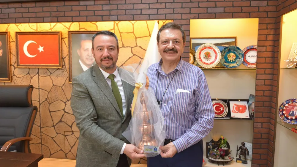 TOBB Başkanı Rifat Hisarcıklıoğlu, Sandıklı Belediye Başkanı Öztaş’ı Makamında Ziyaret Etti