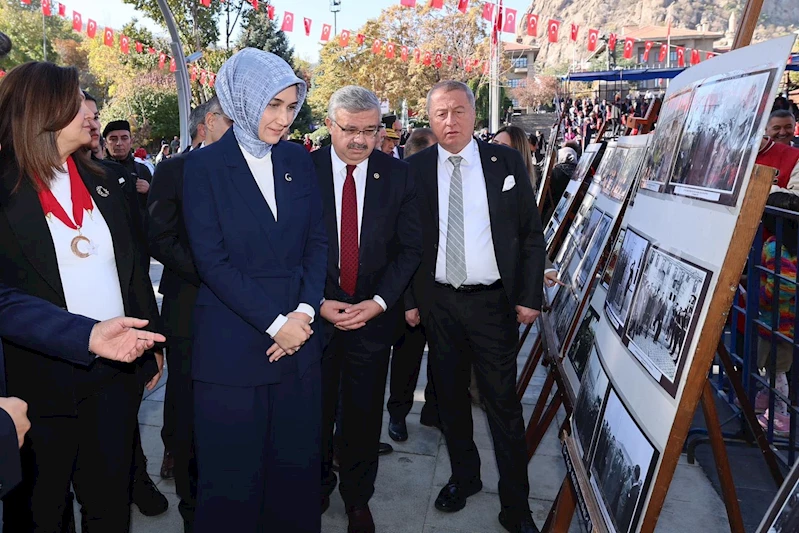 Vali Yiğitbaşı, Atatürk'ün Ziyaretlerini Anlatan Sergiyi Gezdi